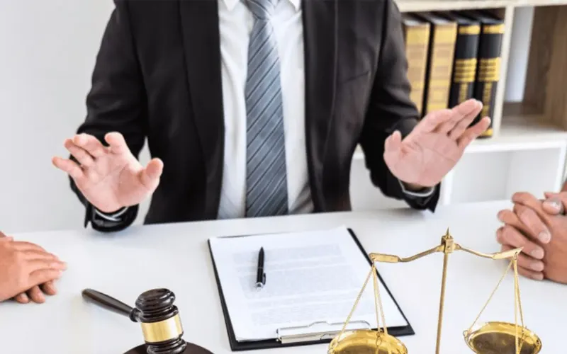 وکیل پایه یک خانواده